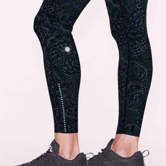 Lululemon Fast & Free 7/8 Tight 25" - Picture 8 of 13